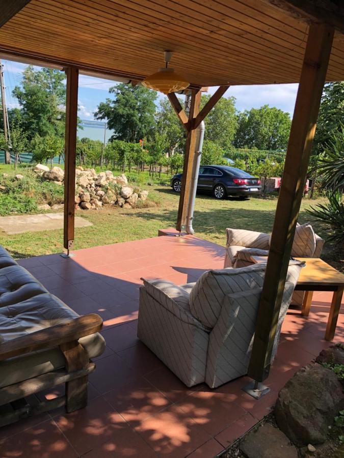Szőlőskert Studio Apartman Ábrahámhegy Exterior foto